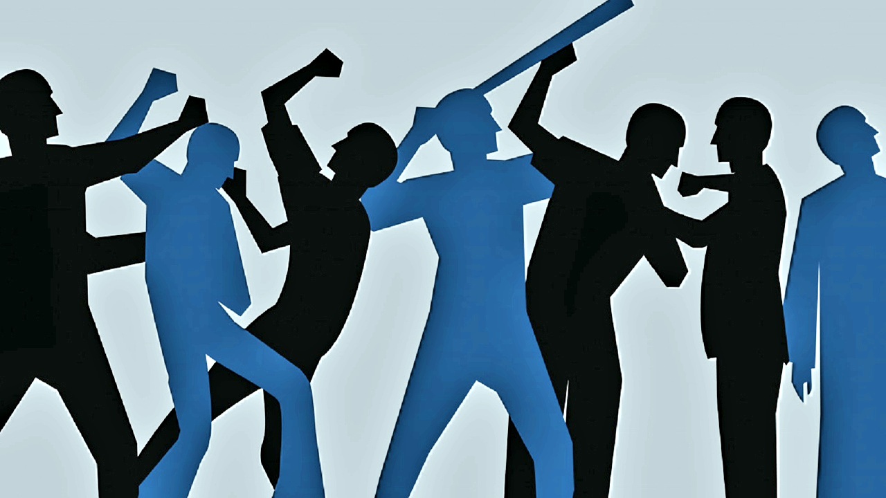 শরীয়তপুরে দুই পক্ষের সংঘর্ষ