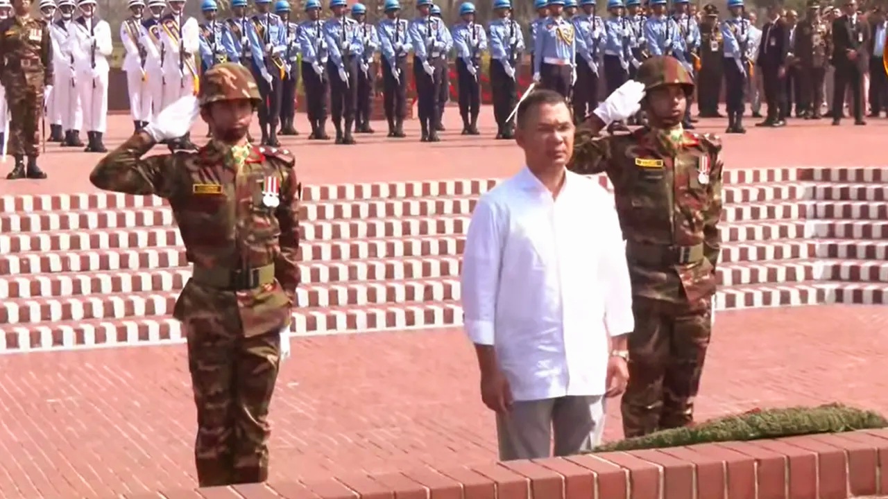 জাতীয় স্মৃতিসৌধে তারেক রহমানের শ্রদ্ধা