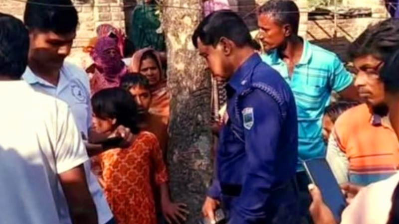 পাবনাতে পিতাকে কুপিয়ে হত্যার অভিযোগ