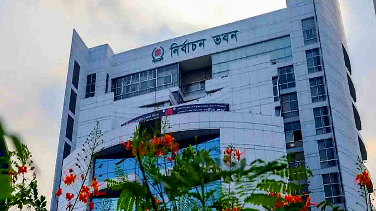 এবার বদলি করা হলো ইসির কর্মকর্তাদের