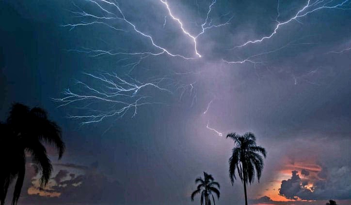 বজ্রপাতে দুই কৃষকের মৃত্যু