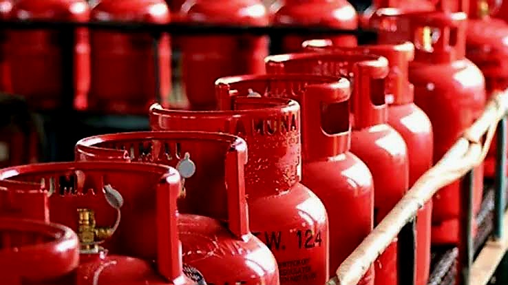 এবার ৩৮৭ টাকা বৃদ্ধি পেলো এলপিজির দাম